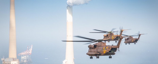 Aviv_Kochavi_an_Amikam_Norkin_visit_to_Tel_Nof_IAF_base,_May_2020._IV