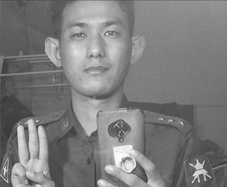 탈영하여 시민불복종에 합류한 린 텟 아웅(Lin Htet Aung) 대위. 출처 : 트위터